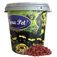 5 kg Lyra Pet® Pferdefleischwürfel in 30 L Tonne