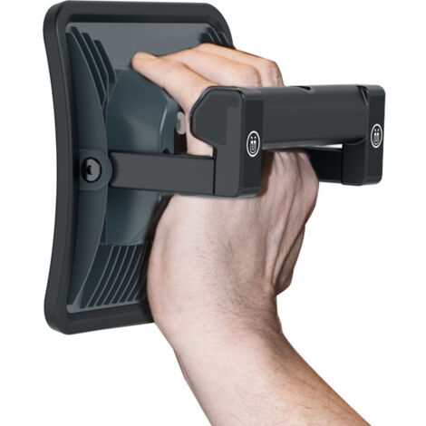 Projecteur NOVA R rechargeable ultra compact offrant jusqu'à 2000 lumens grâce à la technologie LED COB. Jusqu'à 20H d'autonomie, avec poignée articulée et aimants intégrés. Résistant et certifié IP67