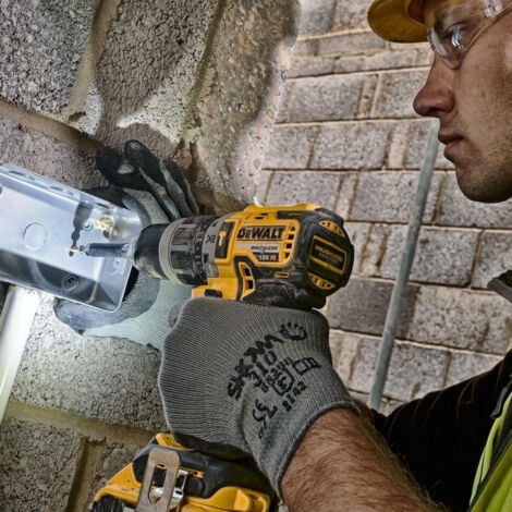 DeWalt DCK266P2 18V XR Brushless Combi Drill and Impact Driver Twin Kit