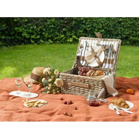Panier De Pique-nique En Osier Beliani PRUNEAU Pour 4 Personnes Avec Sac Isotherme Et Verres