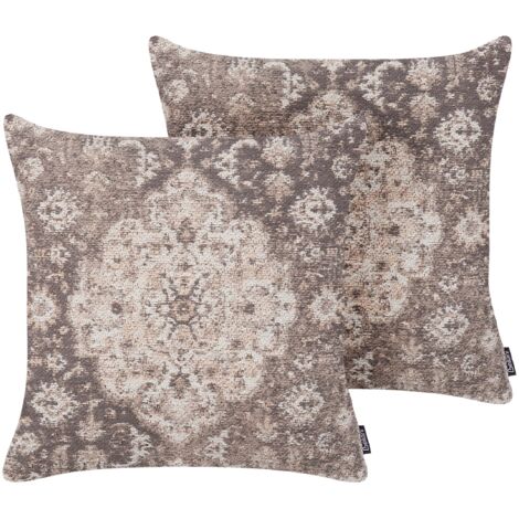 Lot de 2 Coussins Décoratifs Marron 45 x 45 cm en Coton pour Style Salon ou Chambre au Style Classique Vintage ou Boho Beliani (1/5)