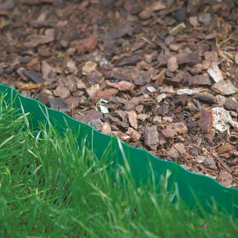 aiuole giardino  idee decorazione corteccia sintetica