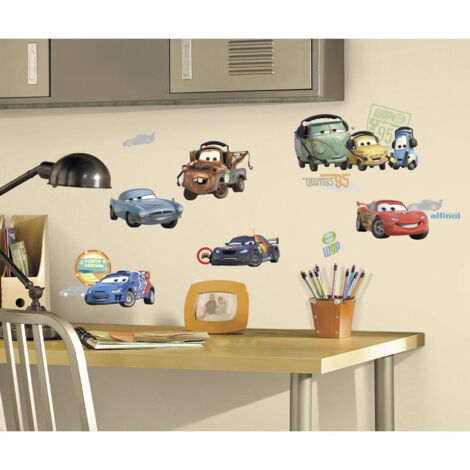 25 Stickers voiture Cars 2 Disney (1/3)
