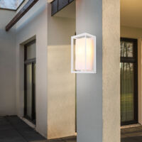 Applique extérieure IP44 blanche – Aluminium et plastique – 1x douille E27 – Dimensions 12,2x13x24,8 cm – Pour espaces humides