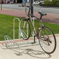 Râtelier sur 2 niveaux cote à cote pour 3 vélos avec arceau antivol