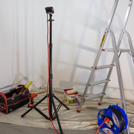 Xanlite - Projecteur de chantier secteur 230 V Trépied 1 tête 20W 1600 LM 6500 K Projection 40 M IP 44 - PR20WT