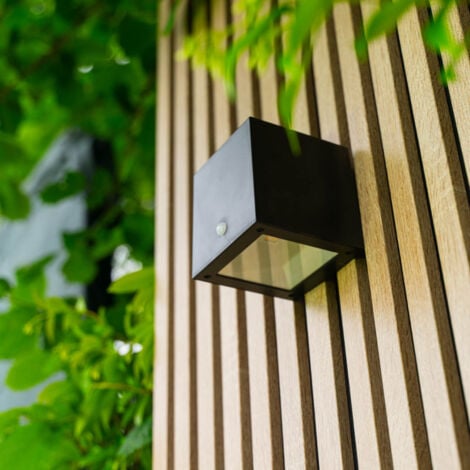 Xanlite - Applique trapèze solaire LED IP44  à détection de mouvement, 200 Lumens - APS200D