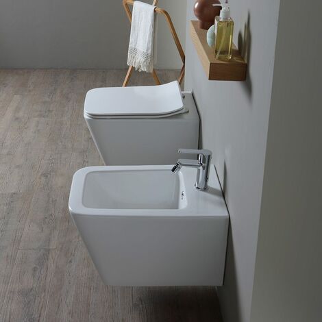 Coppia Di Sanitari Sospesi In Ceramica Rimless  Rock