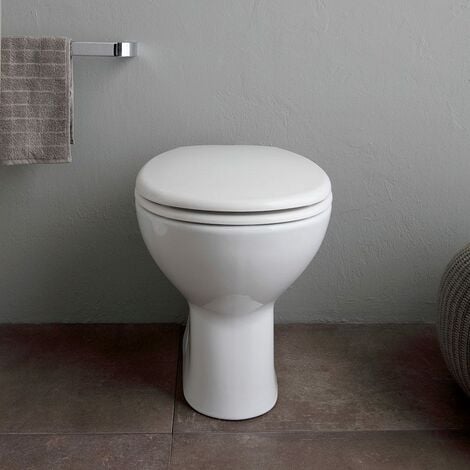 Coppia Di Sanitari A Terra Distanziati Wc E Bidet  Cipro