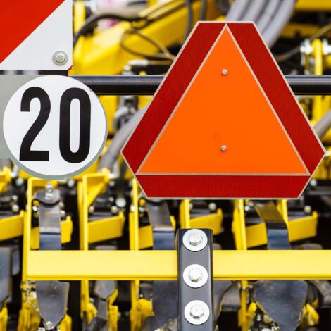 Warnschild »Achtung Fahrzeugausgang« - 21x30 Cm, Gelb, PVC 0,7 Mm, Wetterfest, Nach ISO 7010