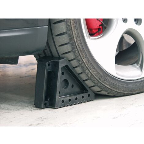 Sealey Rubber Wheel Chocks 1 Pair Suitable For Vehicles Below 3 Tonne WC01