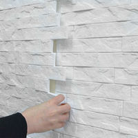 Panel de pared 3D Profhome 3D 704447 Ledge Stone Matte White Panel decorativo gofrado de aspecto piedra brillante blanco 2 m2 - blanco