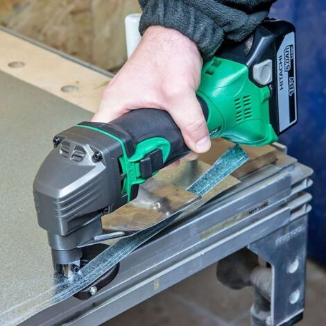Hitachi – Cisaille à tôle électroportative 14.4V-18V – Vitesse de coupe 5 m/min – Autonomie 80 m pour acier mi-dur – Moteur Brushless