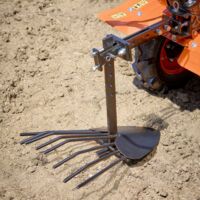 St Pierre Du Champ – Arracheuse de pomme de terre 380mm – Profondeur de travail ajustable – Compatible motoculteur ref.600608 – Ramassage sans effort