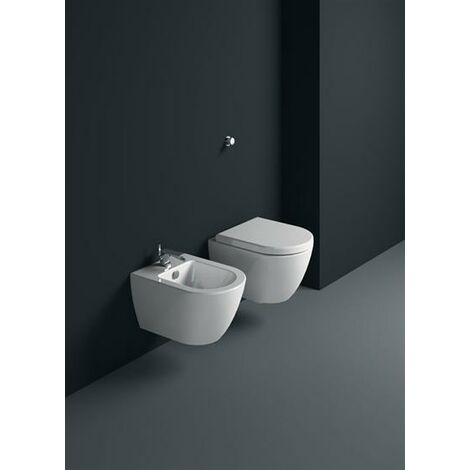 Sanitari Pura sospesi senza brida con sedile sottile softclose di