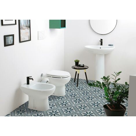 Sanitari Clever scarico terra cm. 51x37 con sedile in poliestere