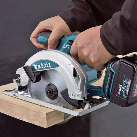 MAKITA sierra circular Ø 165 mm 18 V LXT - Sin batería ni cargador - DSS610Z