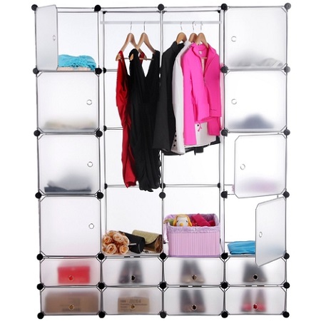 Elegir entre un vestidor o un cuarto de baño grande