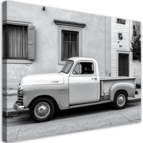 Impresión de Imagen, Camioneta americana blanca en una calle de La Habana, 30x20