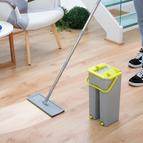InnovaGoods® Klirimop Mop & Bucket with Dual Action, Flat Microfiber Mop, Double Compartment Bucket, 6 Reusable Mop Refills, Squeegee Pedal, Swivel Handle. (176 characters)