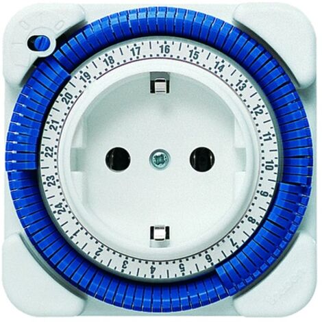Interruptor horario enchufable Theben Timer 26