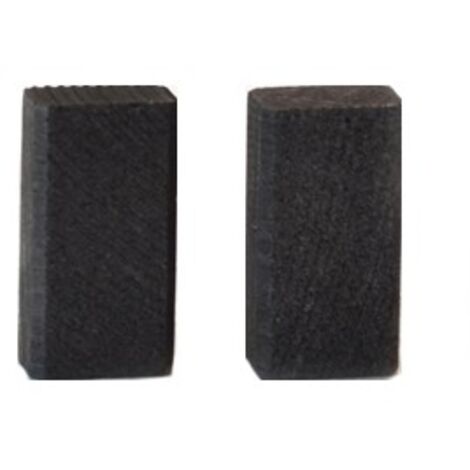 Jeu de 2 charbons adaptable pour BOSCH. Dimensions: 5 x 8 x 13,5mm.