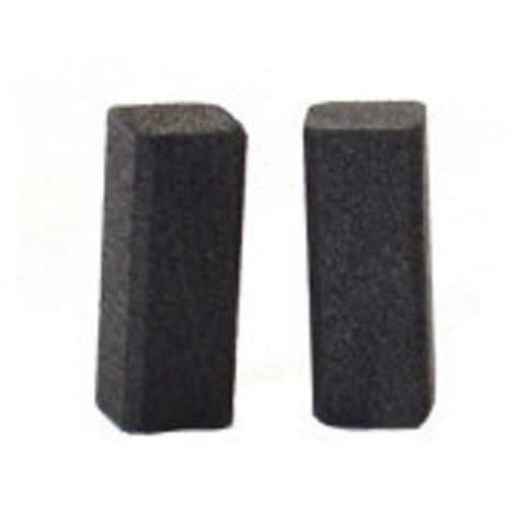 Jeu de 2 charbons adaptable pour DE WALT. Dimensions: 6,3 x 6,3 x 13mm.