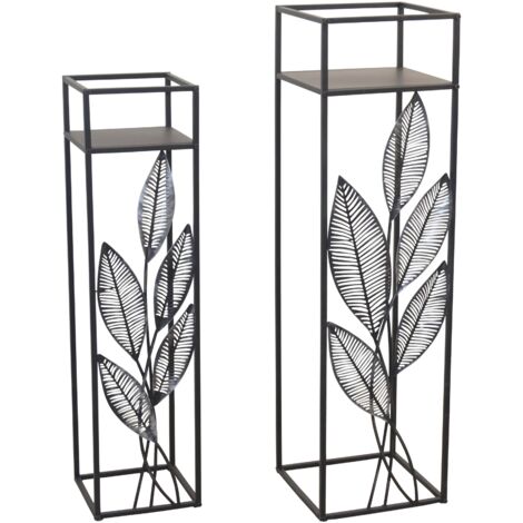 Juego de 2 maceteros de metal negro con decoración de hojas. Alturas: 90 cm y 78 cm. DEC050084