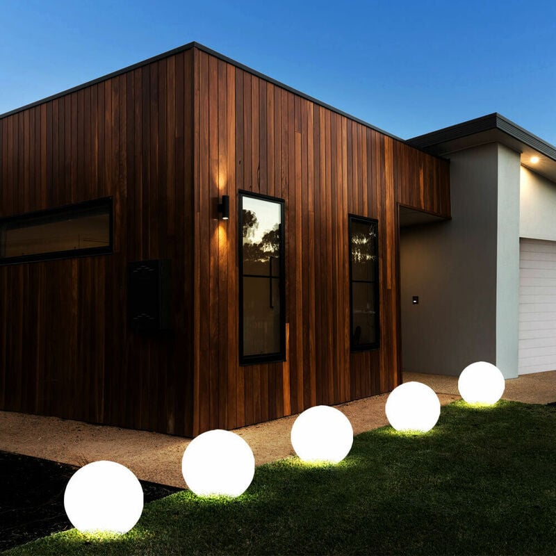 

Juego de 5 lámparas LED solares enchufables para exteriores, propiedad de bola, luces de punta de tierra, blancas