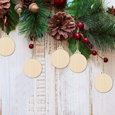 Juego de 50 bolas colgantes de árbol de Navidad de madera redondas en blanco con cuerdas para decoración navideña y manualidades, etiquetas de regalo y decoraciones colgantes