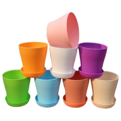 Juego de 8 macetas y platillos de plástico de colores con bandejas antigoteo para la decoración del hogar o la oficina (8 colores, 14 cm).