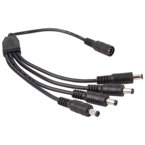 Kabel mit 4 Gleichstromsteckern und 1 Gleichstrombuchse