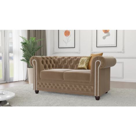 Kero - Chesterfield 2 sitzer Sofa aus Beige Samt-Stoff mit Holzfüßen