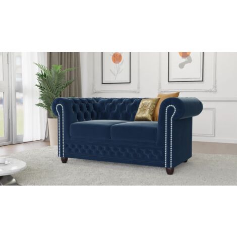 Kero - Chesterfield 2 sitzer Sofa mit Schlaffunktion aus Marineblau Samt-Stoff mit Holzfüßen