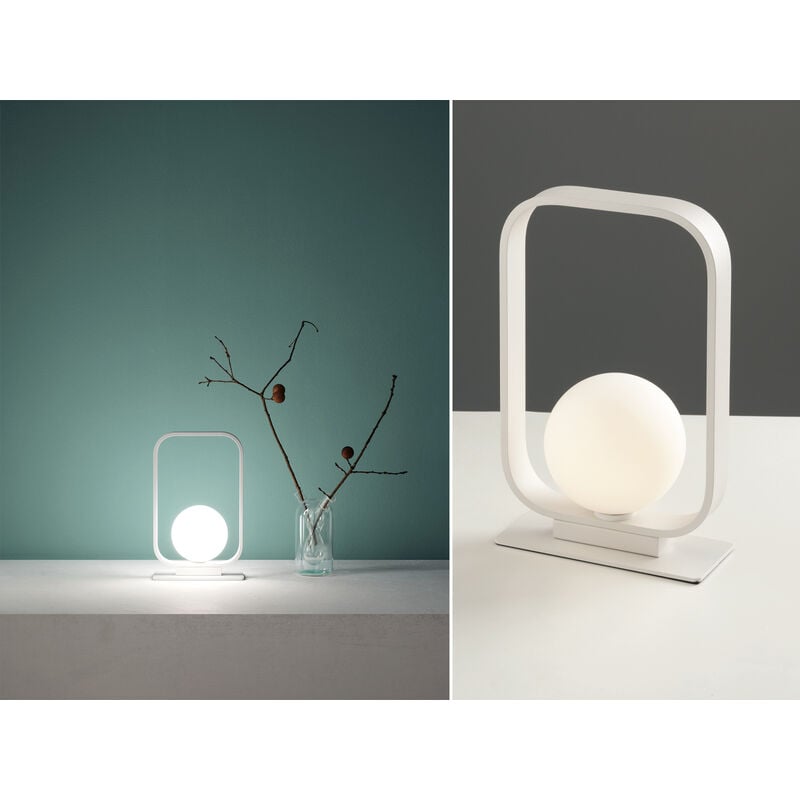 Kleine LED Tischleuchte Weiß mit Opal Glaskugel , 26cm hoch, 16cm breit