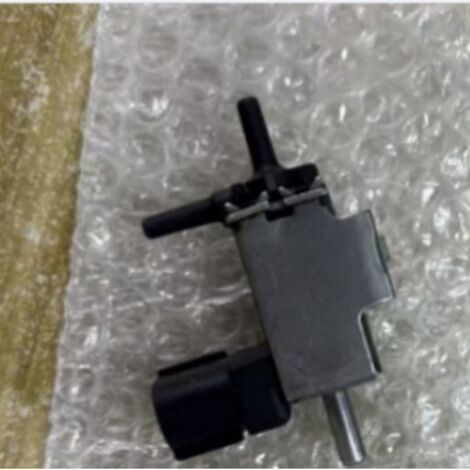 La vanne de commande de batterie automobile 90910-12130 / 184600-1960 (sans cylindre) est un remplacement direct des vannes solénoïdes à vide conformes aux spécifications Toyota.