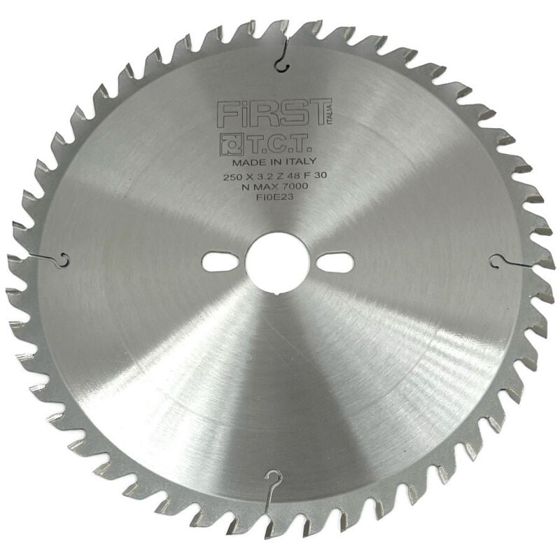 FIRST ITALIA Lame de Scie Circulaire HM D. 250 mm avec Denture Alternée - Alésage 30 mm - 48 Dents - Performance Professionnelle en Bois Tendre et
