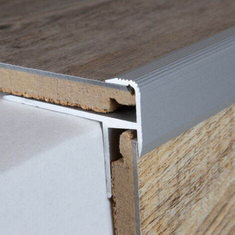Laminat-Treppenkante Lively / Winkelprofil, Einfasshöhe 8,5 mm, 33 mm breit, Aluminium eloxiert, gebohrt-silber-1000 - silber