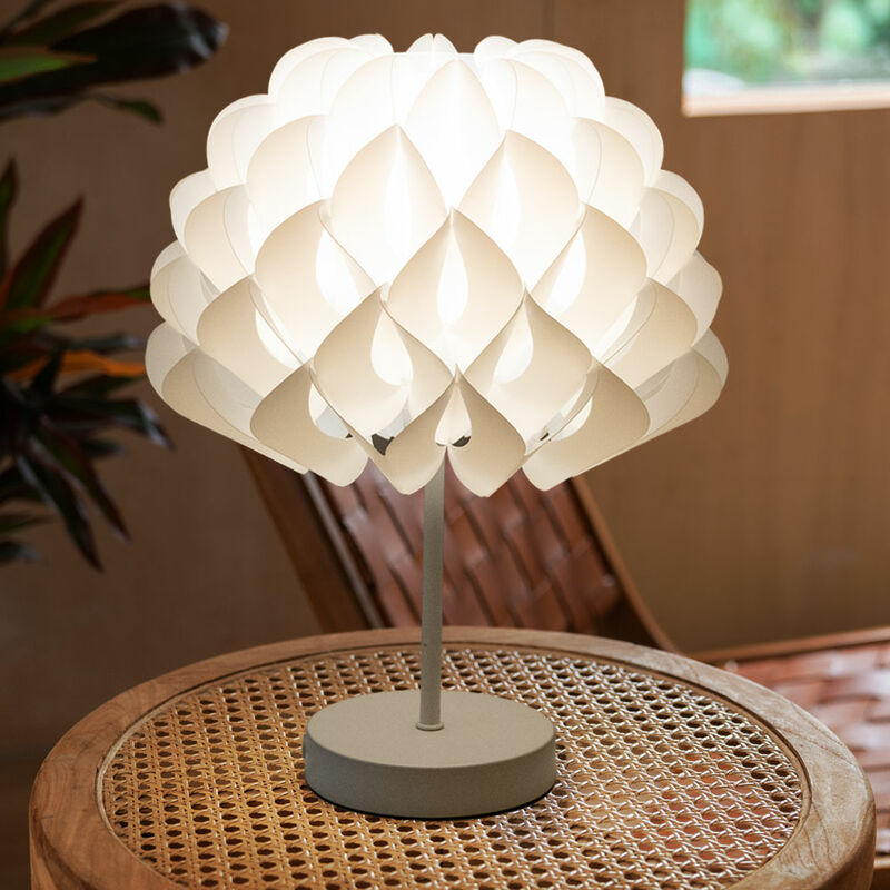 Image of Lampada da comodino, lampada da tavolo bianca, lampada da lettura per camera da letto, teli decorativi, moderna, metallo, 1x attacco E14, DxH 25x35 cm