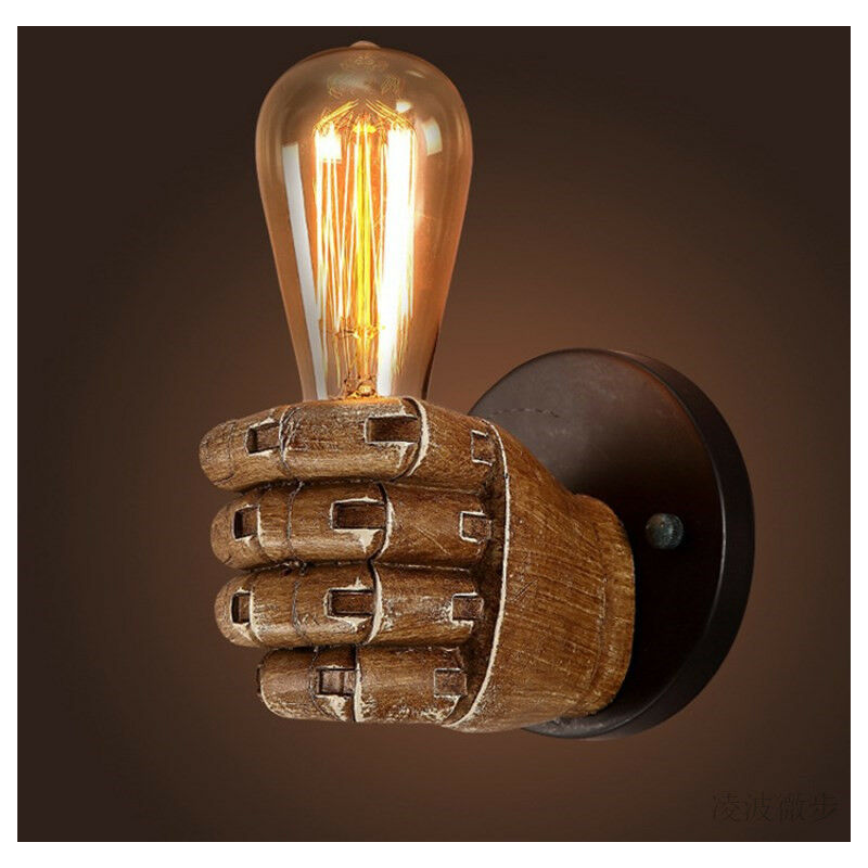 Lampada da parete a pugno in resina retrò