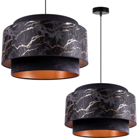 LAMPADA DA SOFFITTO A SOSPENSIONE CON PARALUME SOPRA IL TAVOLO