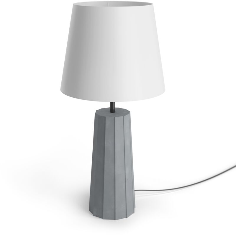 Lampada da tavolo in cemento con paralume bianco