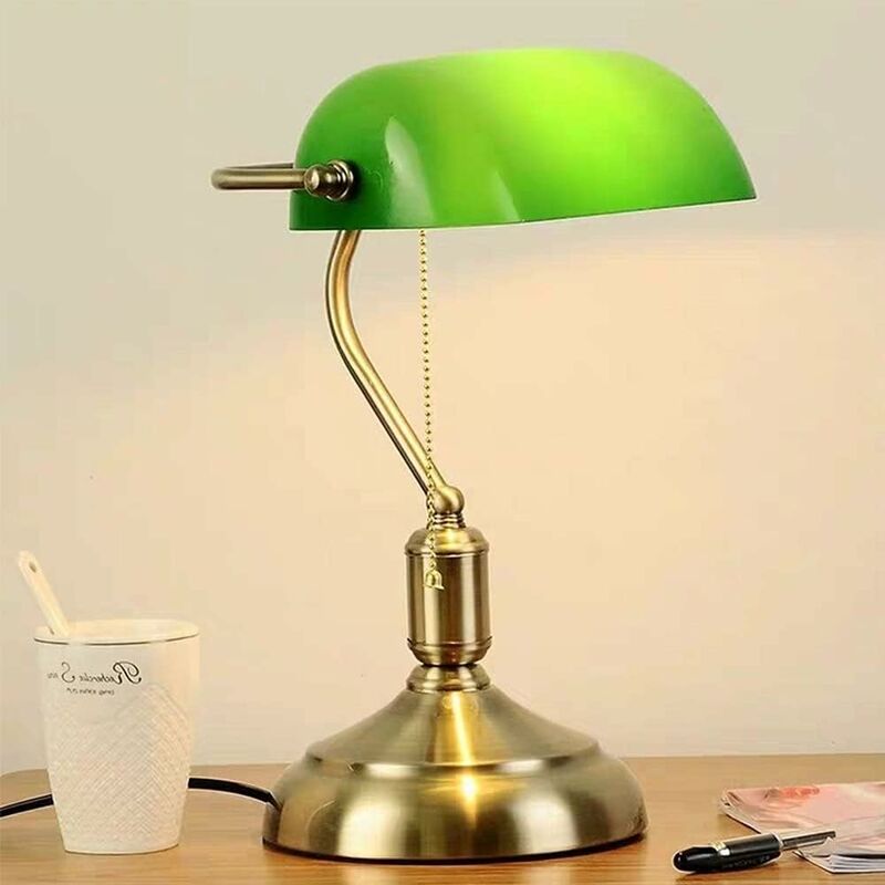 Lampada da tavolo tradizionale europea classica di...