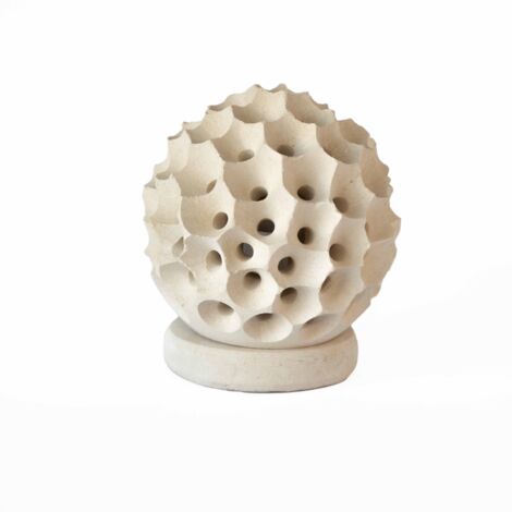 Lampada da terra o tavolo SFERA NIDO D'APE Piccola scultura decorazione in Pietra Leccese salentina misure 14 x 14 cm