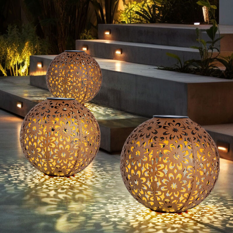 Image of Lampada solare per esterni, sfera decorazione solare da giardino, luce solare ruggine, picchetto, punzonatura decorativa floreale, metallo, led