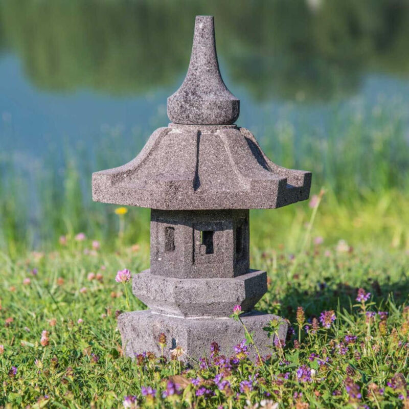 

Lámpara de jardín japonés de piedra de lava 50 cm