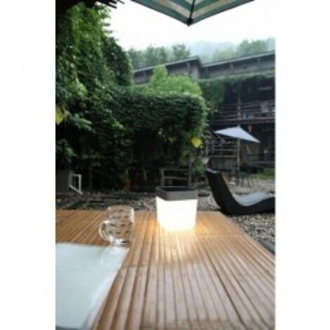 Lampe nomade solaire LED 3000K Table Cube grise Lutec