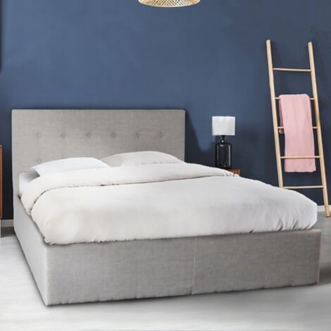 Le Quai Des Affaires – Lit coffre PARMA 140x190 cm – Coffre de rangement sous sommier – Tête de lit capitonnée – MDF et tissu gris clair – Dimensions 201x149x99 cm