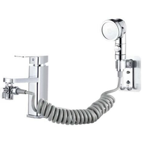 Le robinet est relié à une douche à trois vitesses, à la douchette lavabo, à un ensemble quatre pièces argent avec tuyaux gris