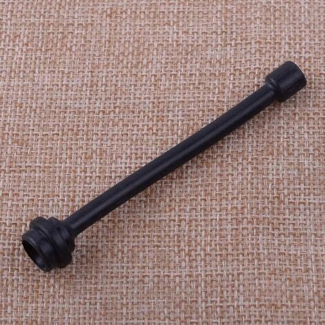 Le tuyau d'arrivée d'huile 503426701 est compatible avec les tronçonneuses Fujiwa Husqvarna 362, 365, 371 et 372. Il est également compatible avec les tronçonneuses Fujiwa 362, 365, 371 et 372.